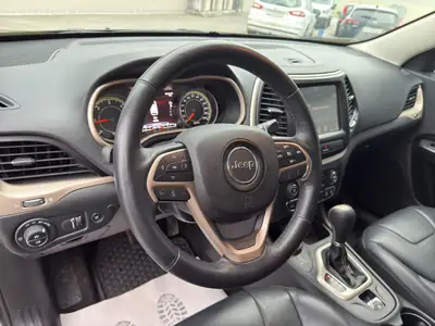 Jeep Cherokee 2.2 TD Limited AWD — SUV diesel robuste, toit panoramique, 89 400 km — Thumbnail 24