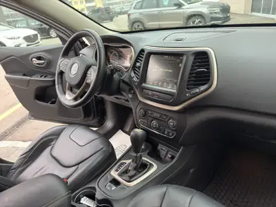 Jeep Cherokee 2.2 TD Limited AWD — SUV diesel robuste, toit panoramique, 89 400 km — Thumbnail 23