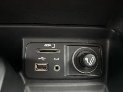 Jeep Cherokee 2.2 TD Limited AWD — SUV diesel robuste, toit panoramique, 89 400 km — Thumbnail 27
