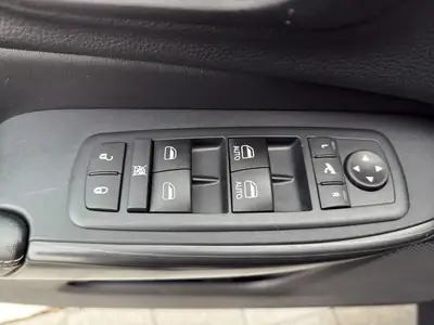 Jeep Cherokee 2.2 TD Limited AWD — SUV diesel robuste, toit panoramique, 89 400 km — Thumbnail 26
