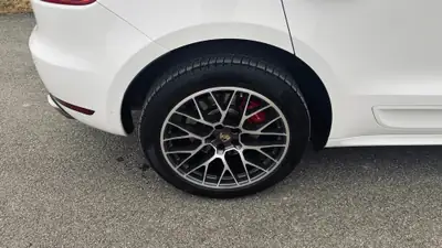 Porsche Macan Turbo PDK — 400 ch, design blanc élégant, état impeccable — Miniature 9