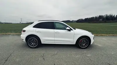 Porsche Macan Turbo PDK — 400 ch, design blanc élégant, état impeccable — Miniature 8