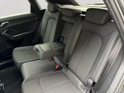 Audi Q3 40 TDI S line quattro — SUV premium diesel, entretien suivi, sans sinistre — interior