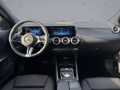 Mercedes-Benz GLA 250 4Matic — SUV compact hybride, 20 km seulement — Miniature 13