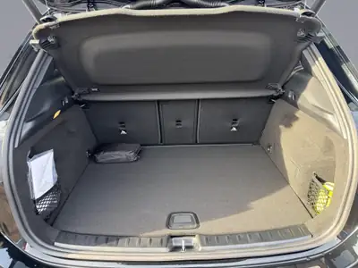 Mercedes-Benz GLA 250 4Matic — SUV compact hybride, 20 km seulement — Miniature 18