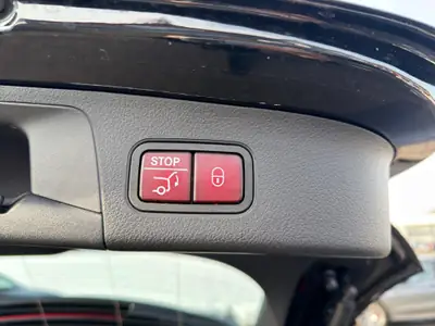 Mercedes-Benz GLA 250 4Matic — SUV compact hybride, 20 km seulement — Miniature 19