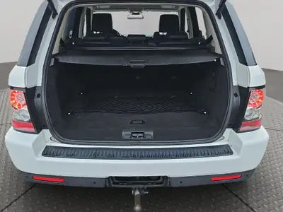 Range Rover Sport 3.0 TDV6 HSE — SUV premium diesel, entretien à jour et sans sinistre — Thumbnail 9