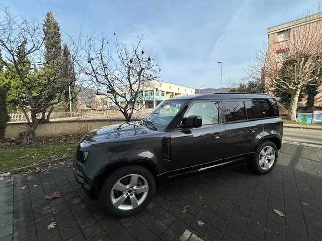 Land Rover Defender 2023 occasion Delémont — 2