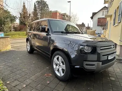 Land Rover Defender 110 — 3.0 D I6 250 ch, 4x4 premium affûté, kilométrage modéré — interni