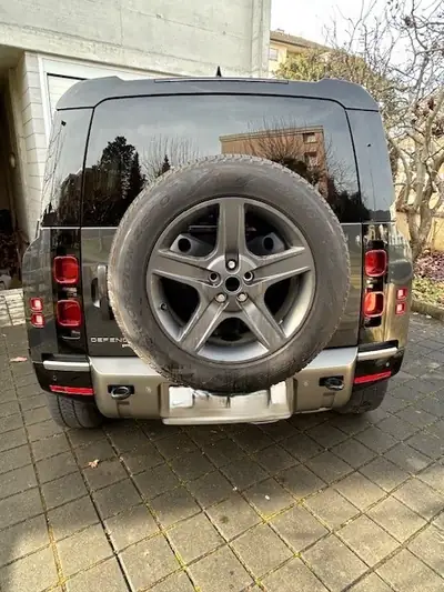 Land Rover Defender 110 — 3.0 D I6 250 ch, 4x4 premium affûté, kilométrage modéré — dettaglio