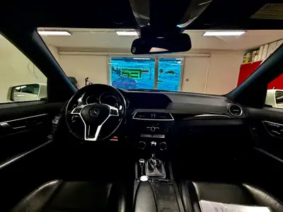 Mercedes-Benz C 63 AMG Avantgarde — Performance 457 ch, Speedshift MCT, faible kilométrage — Armaturenbrett