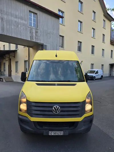 VW Crafter 35 2.0 BiTDI CR — Utilitaire robuste, moteur puissant, kilométrage modéré — vue extérieure