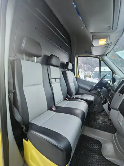 VW Crafter 35 2.0 BiTDI CR — Utilitaire robuste, moteur puissant, kilométrage modéré — tableau de bord