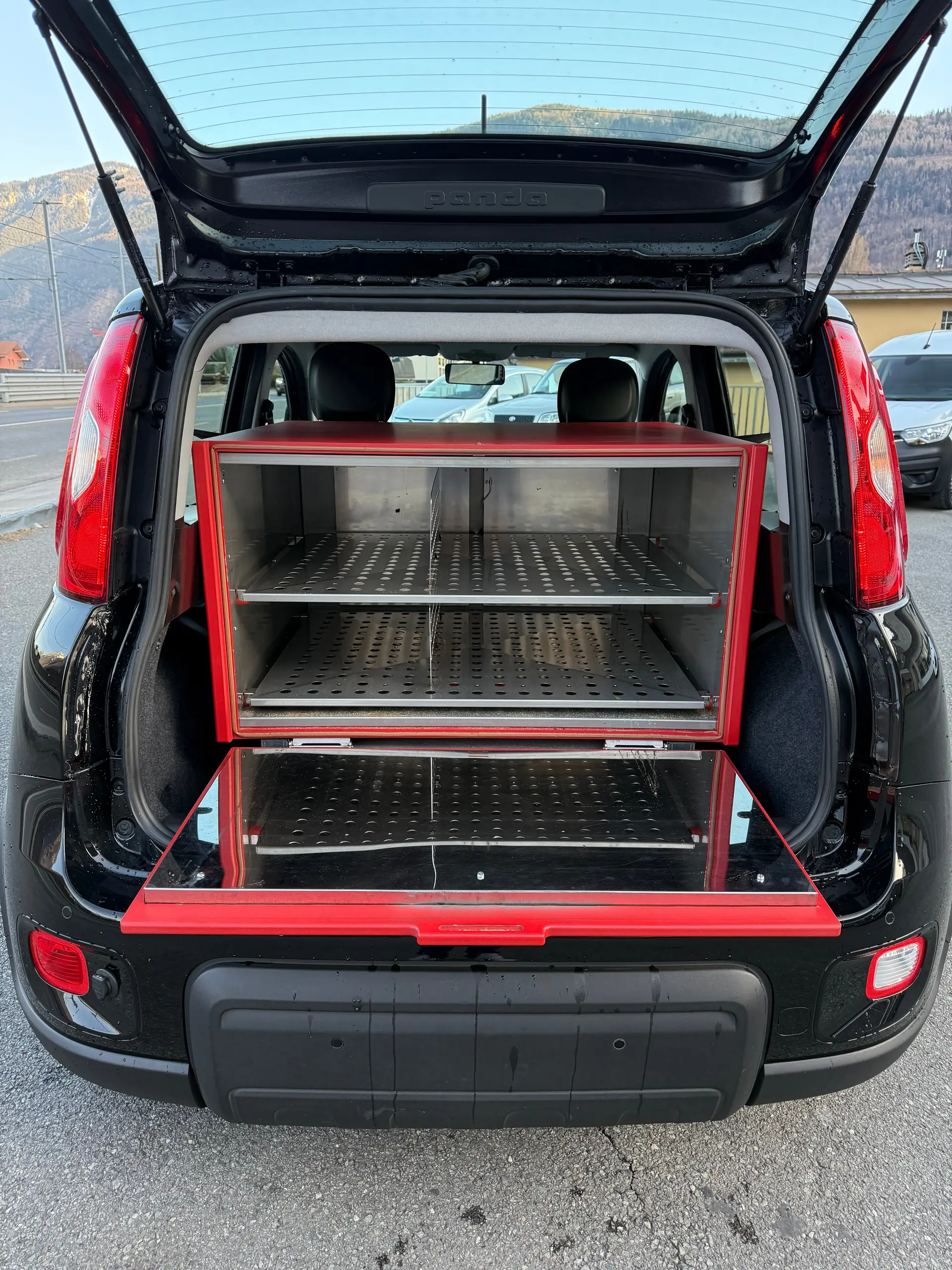 Fiat Panda 1.0 MHEV Cult — Micro-hybride économe avec four à pizza intégré