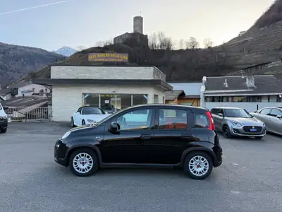 Fiat Panda 1.0 MHEV Cult — Micro-hybride économe avec four à pizza intégré — côté