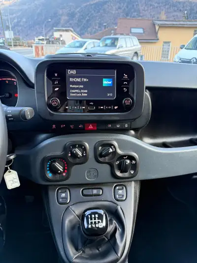Fiat Panda 1.0 MHEV Cult — Micro-hybride économe avec four à pizza intégré — Miniature 15