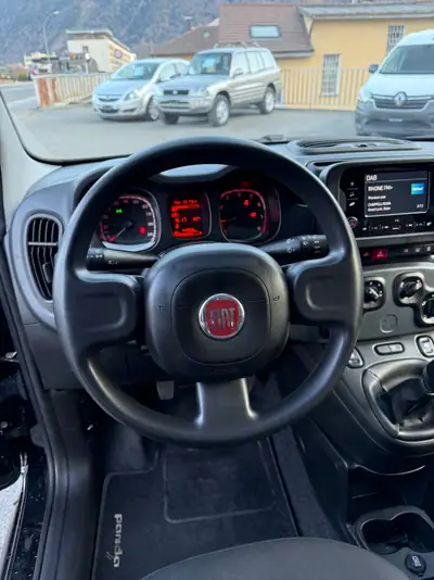 Fiat Panda 1.0 MHEV Cult — Micro-hybride économe avec four à pizza intégré — Miniature 14