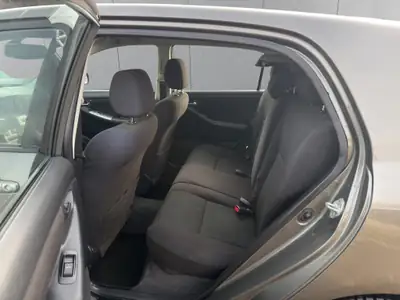 Toyota Corolla 1.6 Linea Sol — Berline fiable entretenue, boîte auto — Thumbnail 9
