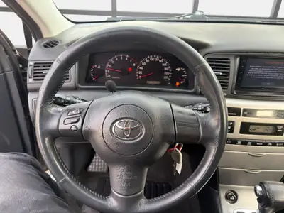 Toyota Corolla 1.6 Linea Sol — Berline fiable entretenue, boîte auto — Thumbnail 10