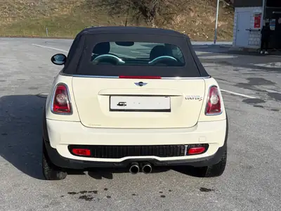 MINI Cooper S Cabrio — Roadster british compact, 175 ch et cabriolet authentique — vista posteriore