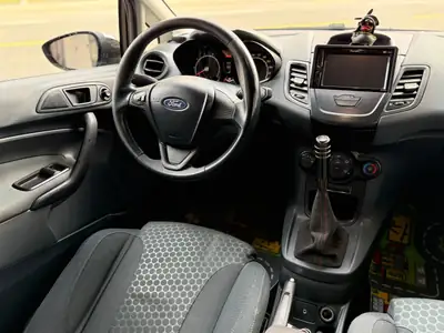 Ford Fiesta 1.6 Titanium — Citadine fiable et économique, sans accident — Miniature 9