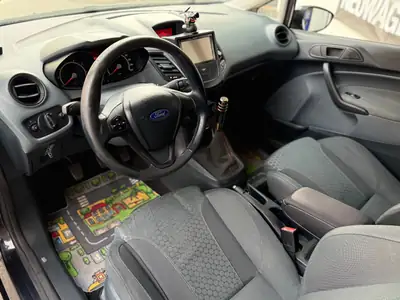 Ford Fiesta 1.6 Titanium — Citadine fiable et économique, sans accident — Miniature 10