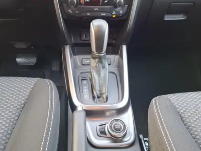 Suzuki Vitara 1.4 T Sakura Hybrid 4x4 — SUV compact hybride, 20 km seulement — Miniatur 11