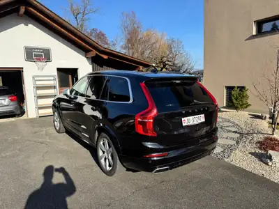 Volvo XC90 T8 AWD R-Design — SUV hybride rechargeable 7 places, 165'000 km — rear view