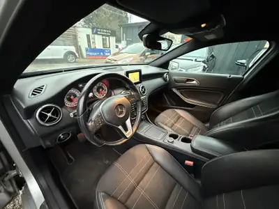 Mercedes-Benz Classe A 180 Urban — Citadine premium affichée, entretien à jour — détail