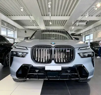 BMW X7 M60i xDrive 48V — SUV 7 places haute performance, 31'683 km seulement — Miniatur 10