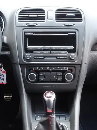 VW Golf 2.0 TSI GTI Team — Sportive dynamique, entretien suivi, sans accident — Thumbnail 13
