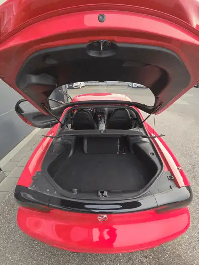 Mazda RX-7 2.6 Twin Turbo — Coupé sport légendaire, 89'000 km, rouge éclatant — Armaturenbrett