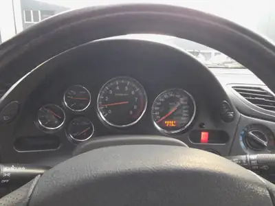 Mazda RX-7 2.6 Twin Turbo — Coupé sport légendaire, 89'000 km, rouge éclatant — Miniatur 8