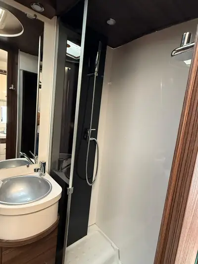 Benimar Transit Sport 340 — Camping-car compact diesel, faible kilométrage — Thumbnail 12