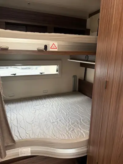 Benimar Transit Sport 340 — Camping-car compact diesel, faible kilométrage — Thumbnail 16