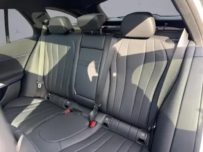 Mercedes-Benz E 450 All-Terrain Avantgarde — Break hybride 4matic, 20 km seulement — Miniature 10
