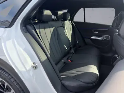 Mercedes-Benz E 450 All-Terrain Avantgarde — Break hybride 4matic, 20 km seulement — Miniature 17