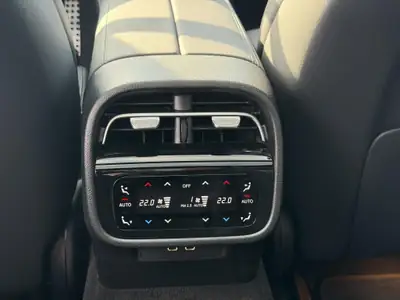 Mercedes-Benz E 450 All-Terrain Avantgarde — Break hybride 4matic, 20 km seulement — Miniature 20