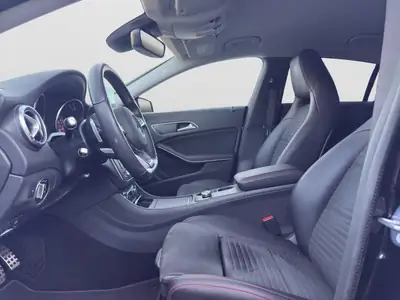 Mercedes-Benz CLA 250 4Matic — Berline sportive, très peu kilométrée, entretien complet — Miniature 9