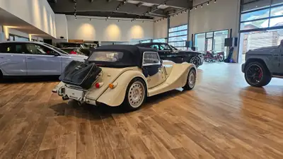 Morgan Plus Six 3.0 Automatik — Roadster sportif anglais, 340 ch et design rétrofuturiste — Thumbnail 9