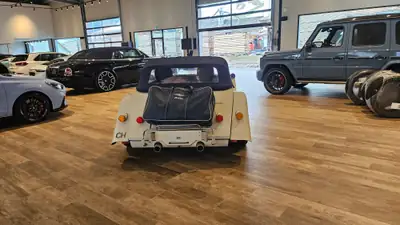 Morgan Plus Six 3.0 Automatik — Roadster sportif anglais, 340 ch et design rétrofuturiste — Thumbnail 11