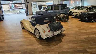 Morgan Plus Six 3.0 Automatik — Roadster sportif anglais, 340 ch et design rétrofuturiste — Thumbnail 14