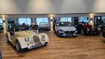 Morgan Plus Six 3.0 Automatik — Roadster sportif anglais, 340 ch et design rétrofuturiste — Thumbnail 28