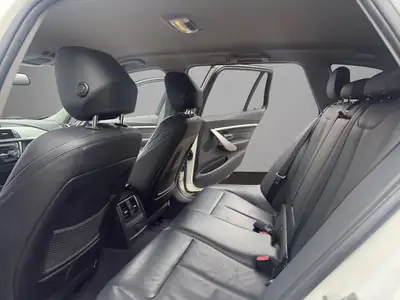 BMW 320d xDrive Touring — Break diesel performant, 4x4 intégral, entretien à jour — Thumbnail 14