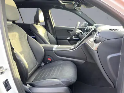 Mercedes-Benz GLC 220 d AMG Line 4MATIC — SUV diesel hybride, technologie de pointe — Miniature 16