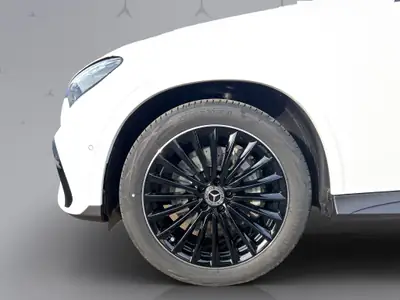 Mercedes-Benz GLC 220 d AMG Line 4MATIC — SUV diesel hybride, technologie de pointe — Miniature 21