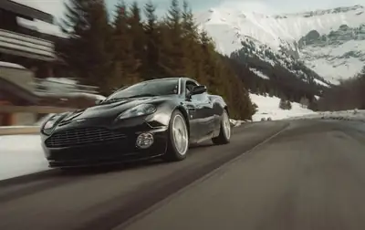 Aston Martin V12 Vanquish S — Coupé sportif légendaire, seulement 29'000 km — arrière
