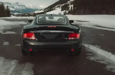 Aston Martin V12 Vanquish S — Coupé sportif légendaire, seulement 29'000 km — Miniature 7
