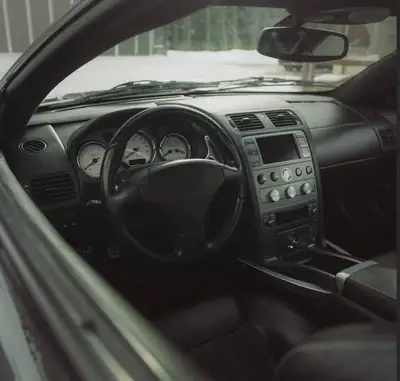 Aston Martin V12 Vanquish S — Coupé sportif légendaire, seulement 29'000 km — Miniature 8