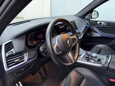 BMW X5 xDrive 48V 40i M Sport — SUV premium hybride léger, finitions carbone — tableau de bord